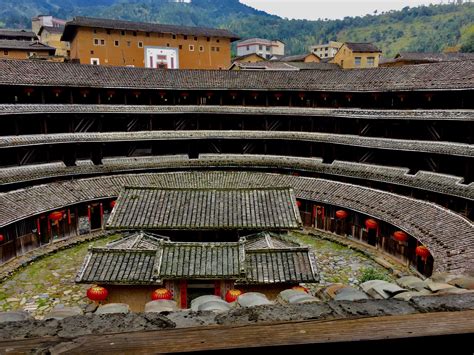 龍巖有哪些旅遊團：探索未知的旅程與心靈的對話